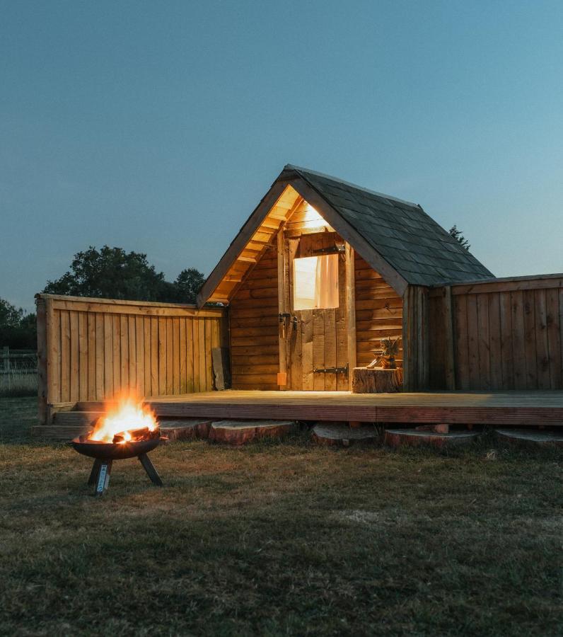 Villa Glamping At The Retreat Wiltshire Is Rural Bliss Chippenham  Exterior foto