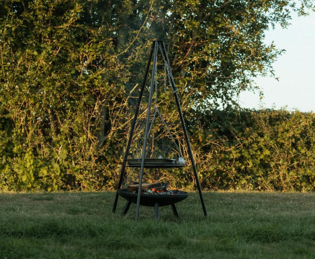 Villa Glamping At The Retreat Wiltshire Is Rural Bliss Chippenham  Exterior foto