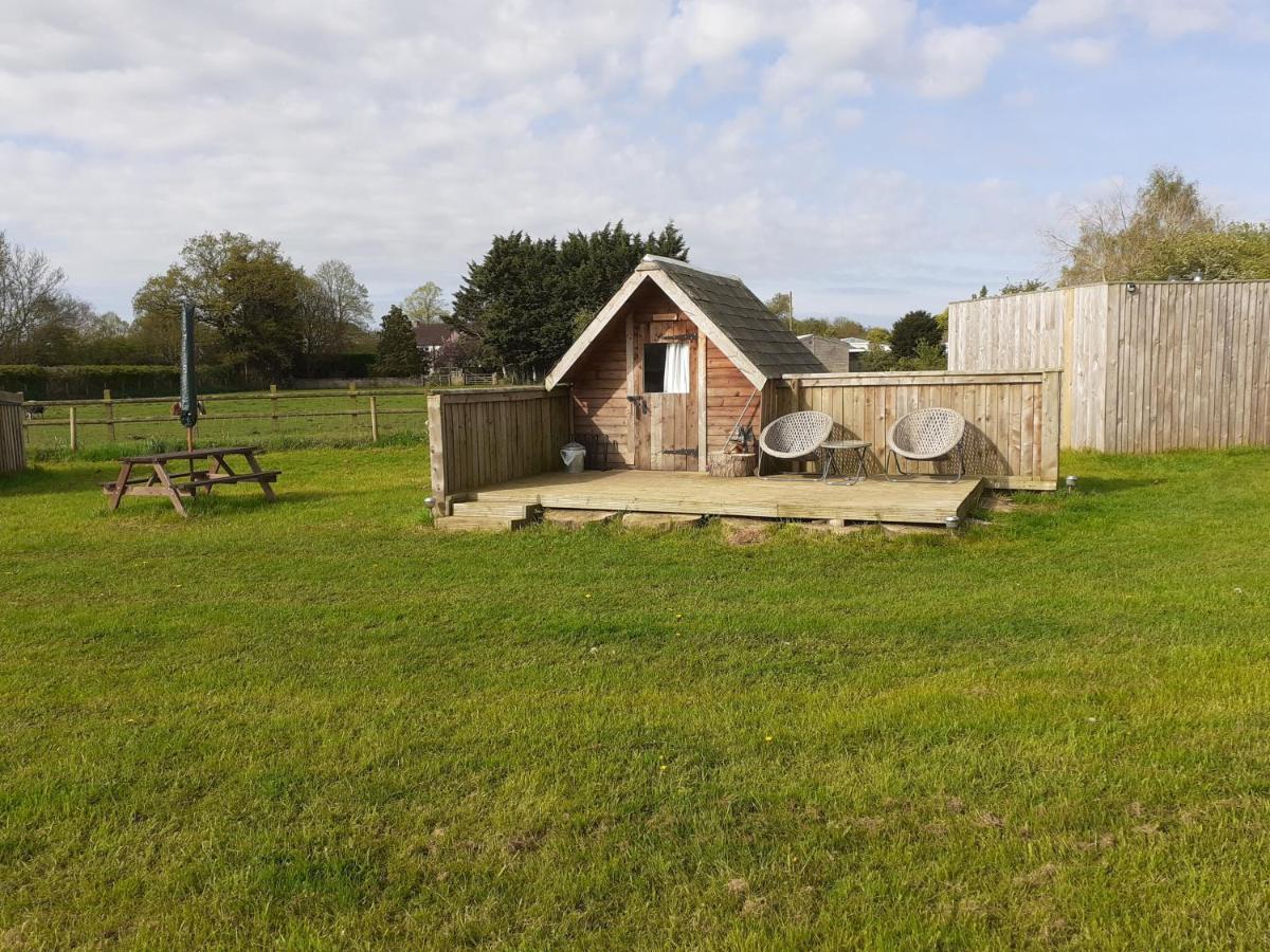 Villa Glamping At The Retreat Wiltshire Is Rural Bliss Chippenham  Exterior foto